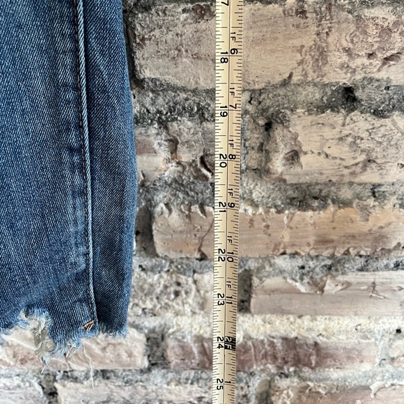 Nicole Miller SoHo high rise ankle skinny    Blue Jeans. Slightly distressed - Picture 4 of 8
